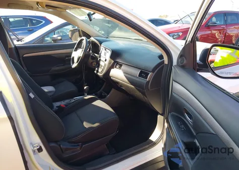 2016 Mitsubishi Outlander Es z USA, uszkodzony, nr VIN JA4AD2A30GZ014106